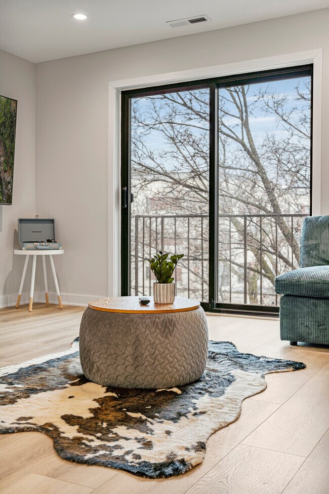 Building Photo - 2335 W Touhy Ave