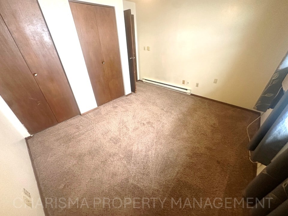 Building Photo - 513 N Main Ave