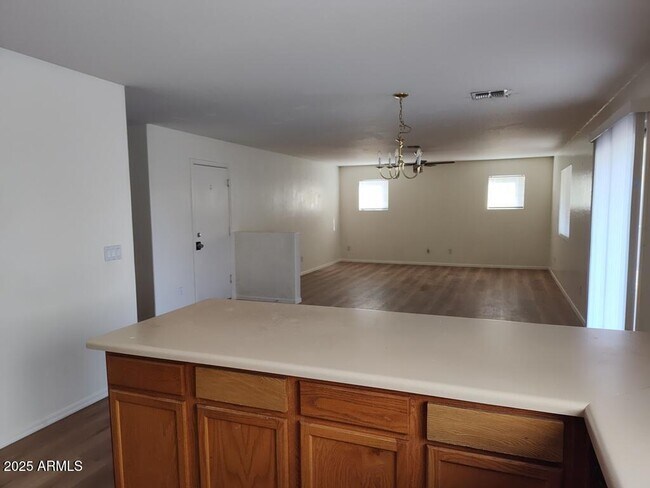 Building Photo - 33344 N Roadrunner Ln