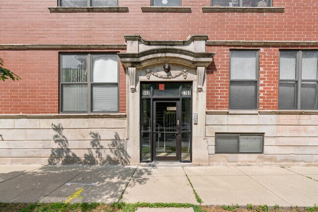 Building Photo - 948 N Washtenaw Ave