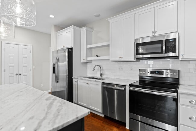 Building Photo - 2BR/2.5BA Townhouse For Rent in Houston Acres with first month 1/2 off!