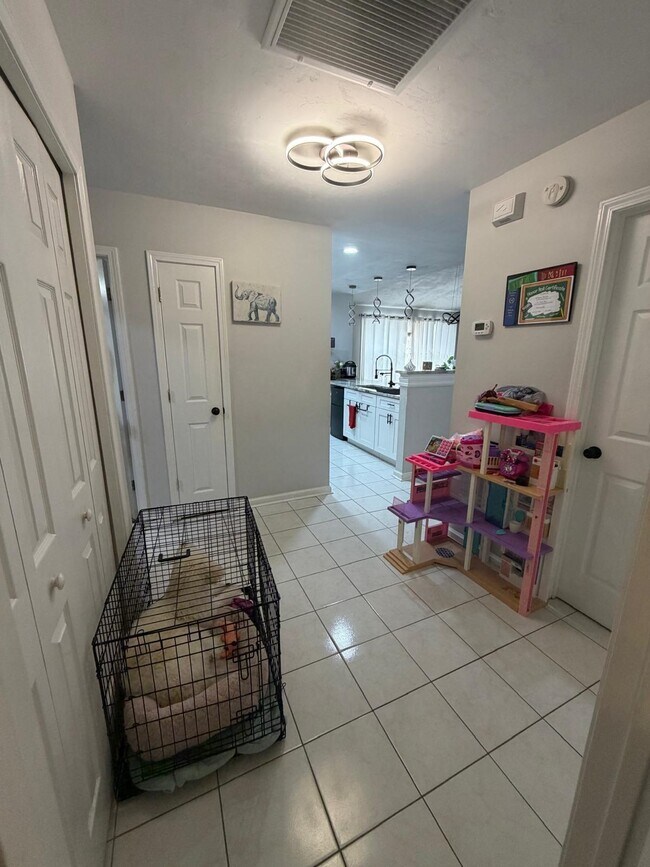 Building Photo - 4540 Eltham Park