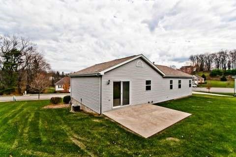 Building Photo - 221 Cottonwood Ln