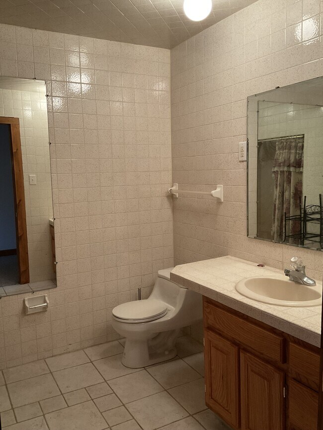 Building Photo - 10421 Yoder Rd