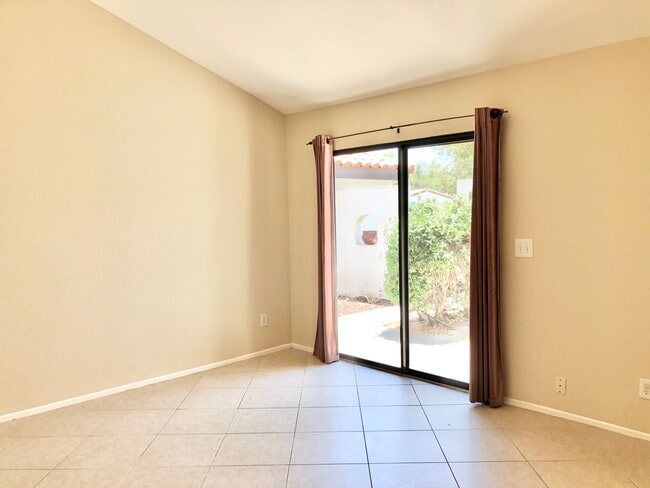 Building Photo - Sweet Single-Story, Completely Detached, in the Picturesque Fallbrook Village HOA Community!