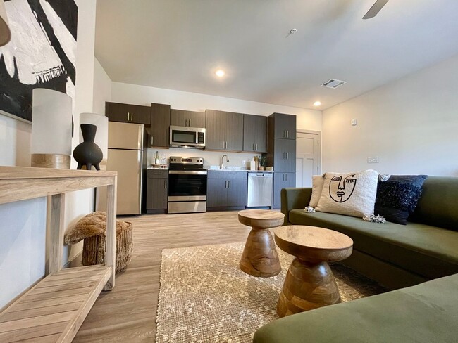 Building Photo - Emilia | 1 Bed 1 Bath | 647 sf