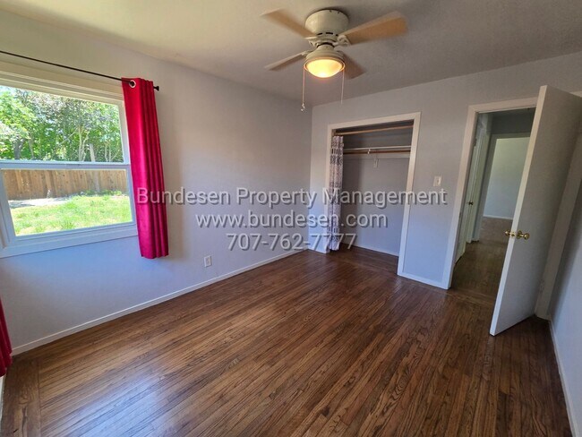 Building Photo - Beautiful 2 bedroom, 1 bath in the desirable Montgomery Village neighborhood - Santa Rosa