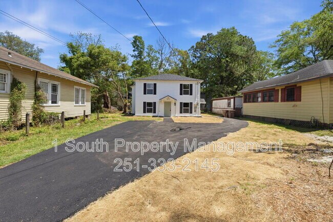 Building Photo - 377 Tuttle Ave