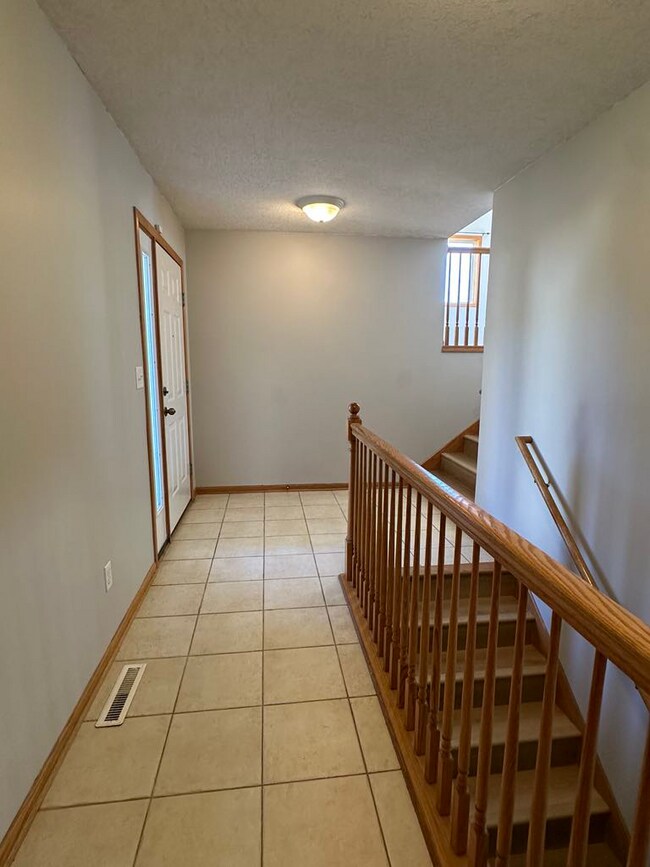 Building Photo - 6287 Fairway Dr NW