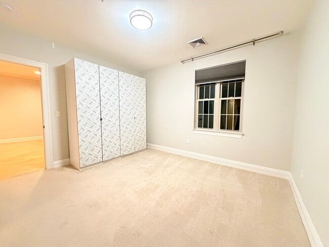 Building Photo - 59 Walpole St