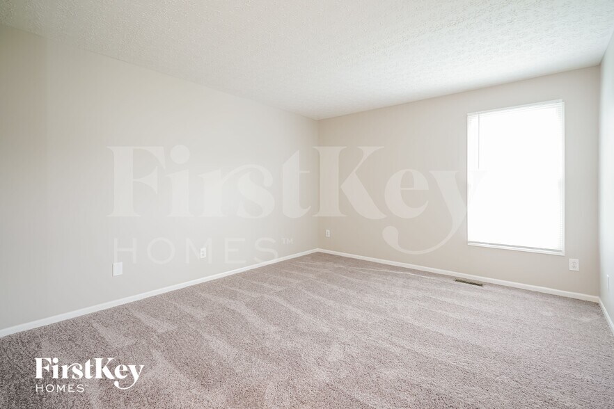 Building Photo - 7127 Emerald Tree Dr