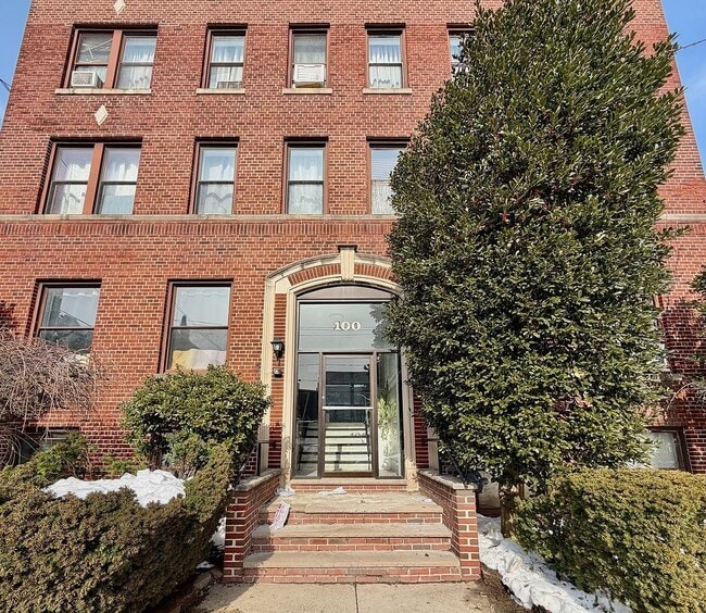 Building Photo - 100 Prospect St