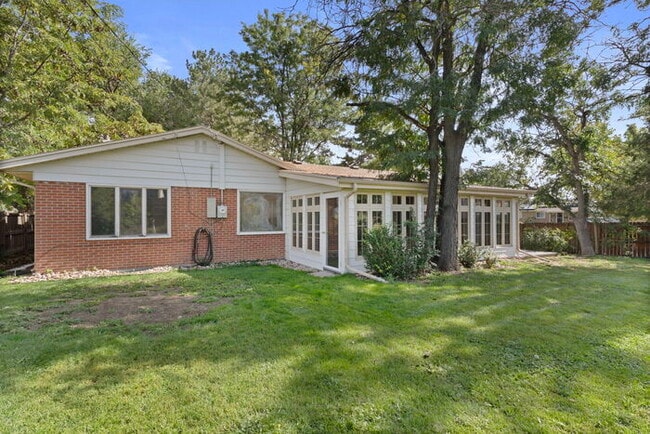 Building Photo - Expansive 2200 SQ Ft Home in Broomfield!