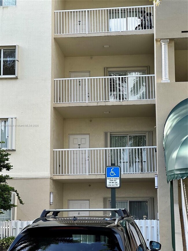 Building Photo - 10700 NW 66th St