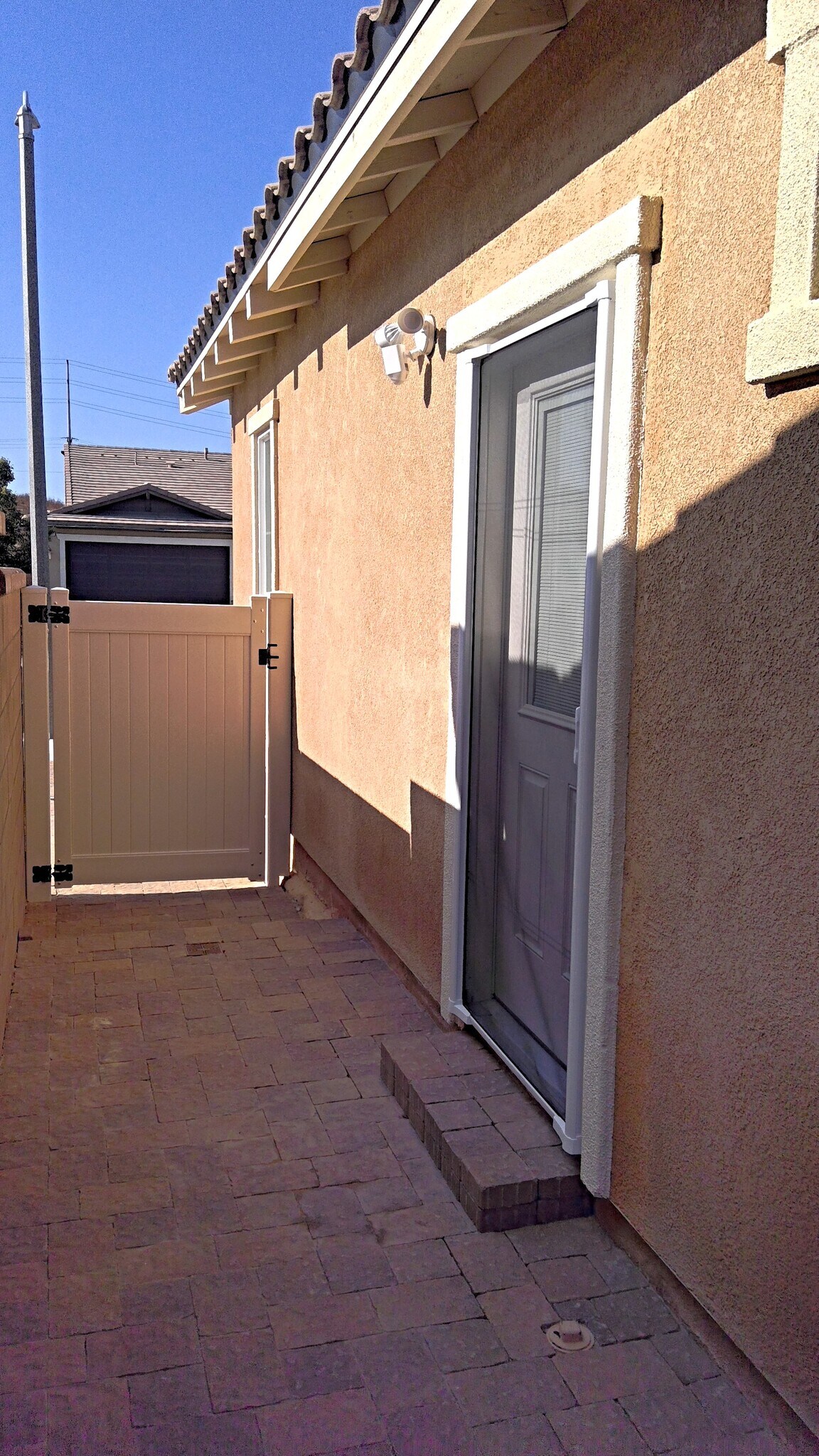 Patio w/Gate Closed 14 - 34608 Low Bench St