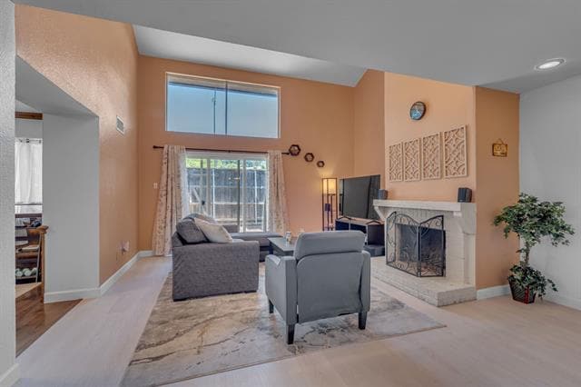 Building Photo - 6433 Southpoint Dr
