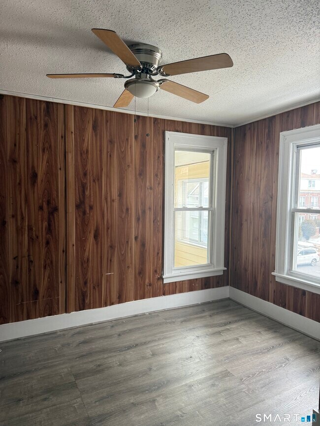 Building Photo - 165 Adelaide St