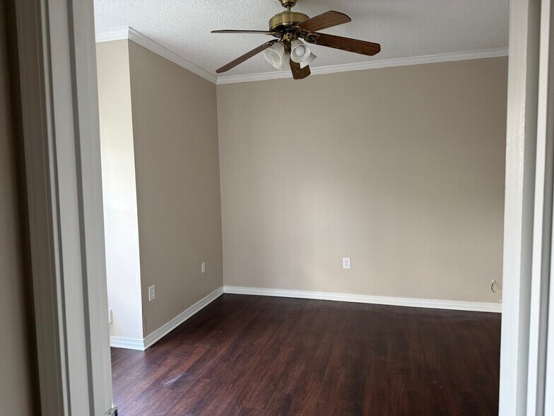 Building Photo - 8023 Bayou Fountain Ave