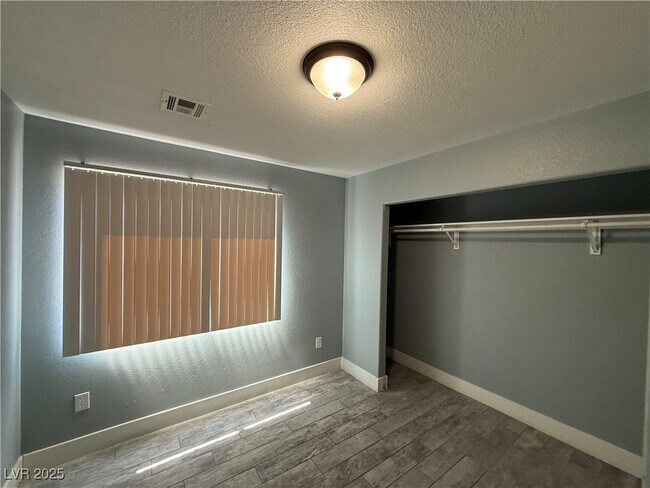 Building Photo - 4300 N Lamont St