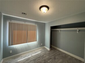 Building Photo - 4300 N Lamont St