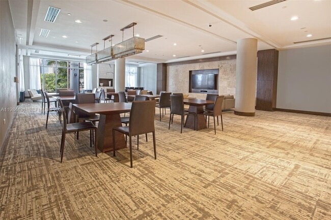 Building Photo - 801 Brickell Key Blvd