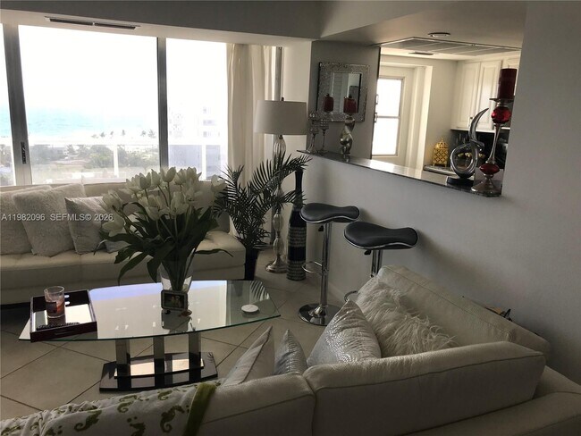 Building Photo - 2841 N Ocean Blvd