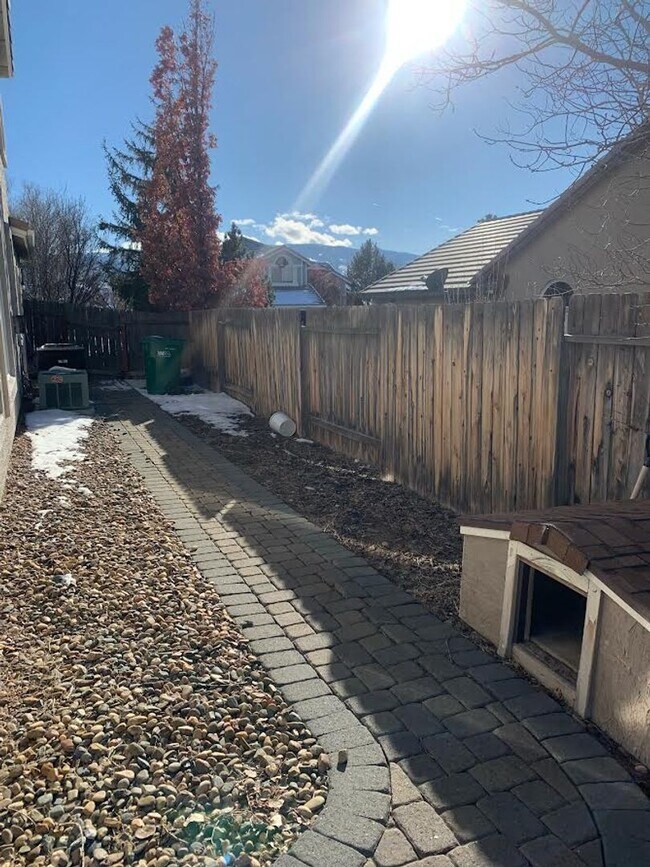 Building Photo - 7117 Heatherwood Dr