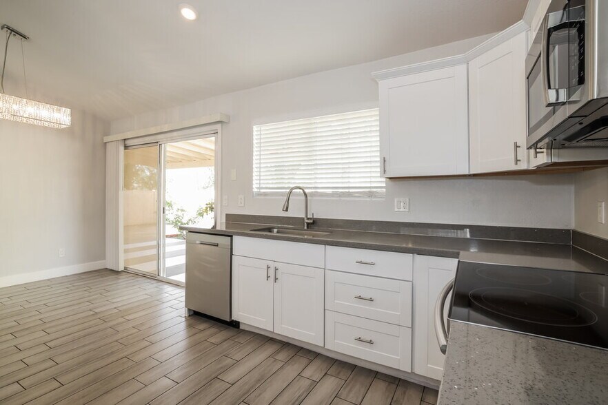 Building Photo - 1333 N Higley Rd