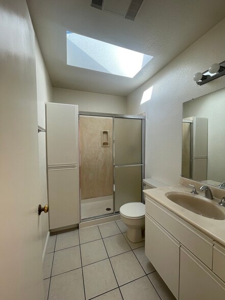 Building Photo - 1026 San Luis Cir