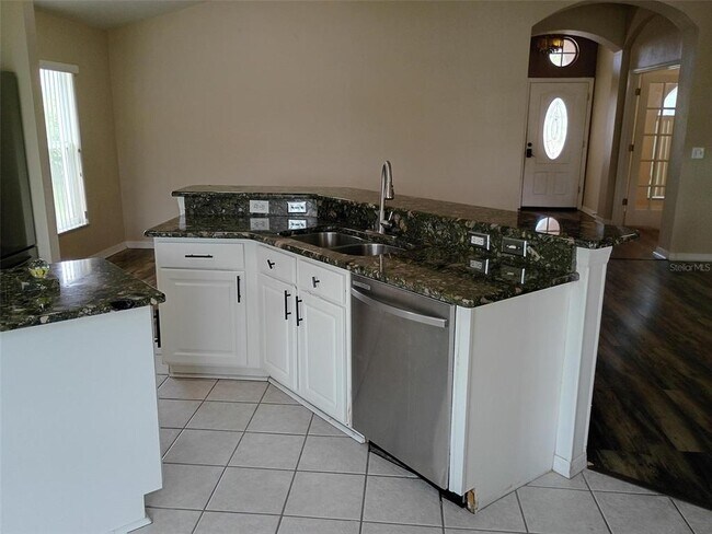 Building Photo - 862 Bayou View Dr