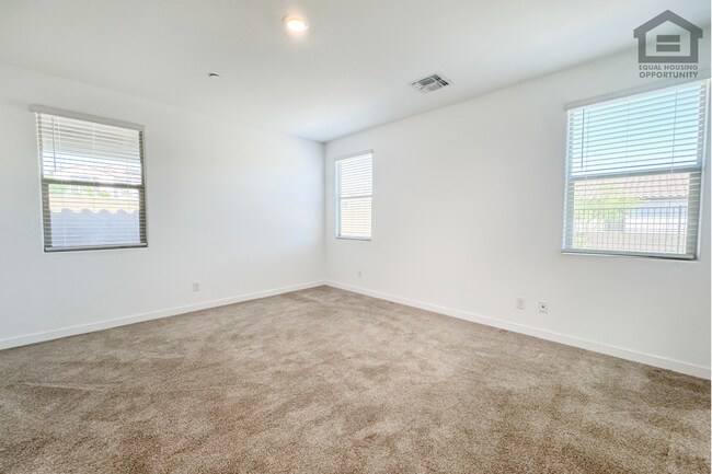 Building Photo - 12552 W Calle de Sol