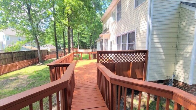 Building Photo - 1009 Friar Tuck Ct