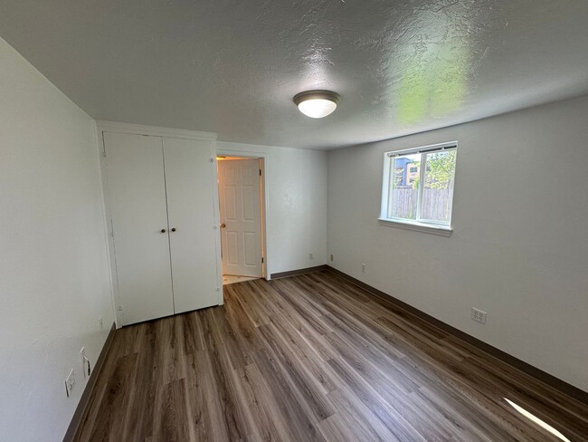Building Photo - 3 Bedroom House off Coburg Road