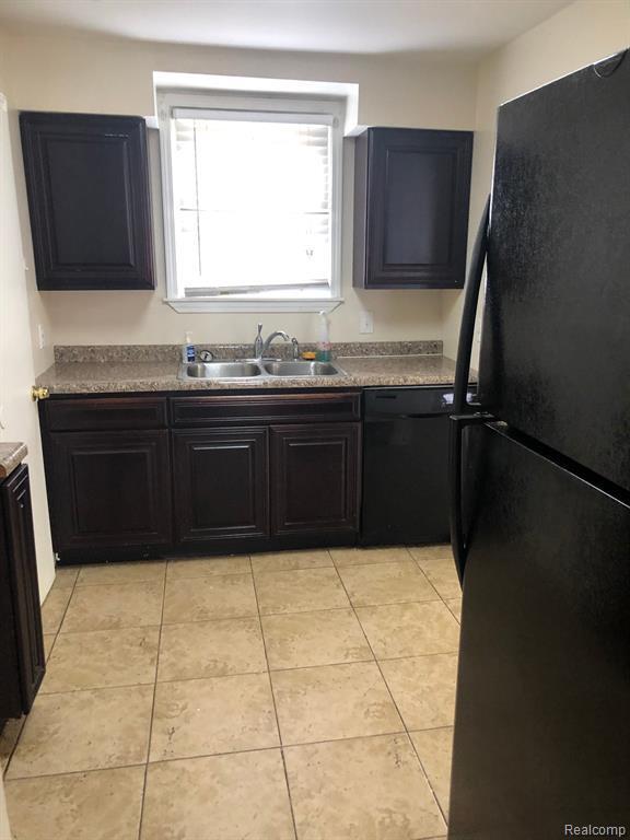 Building Photo - 7535 Republic Ave