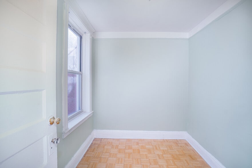 Building Photo - 2425 23rd St