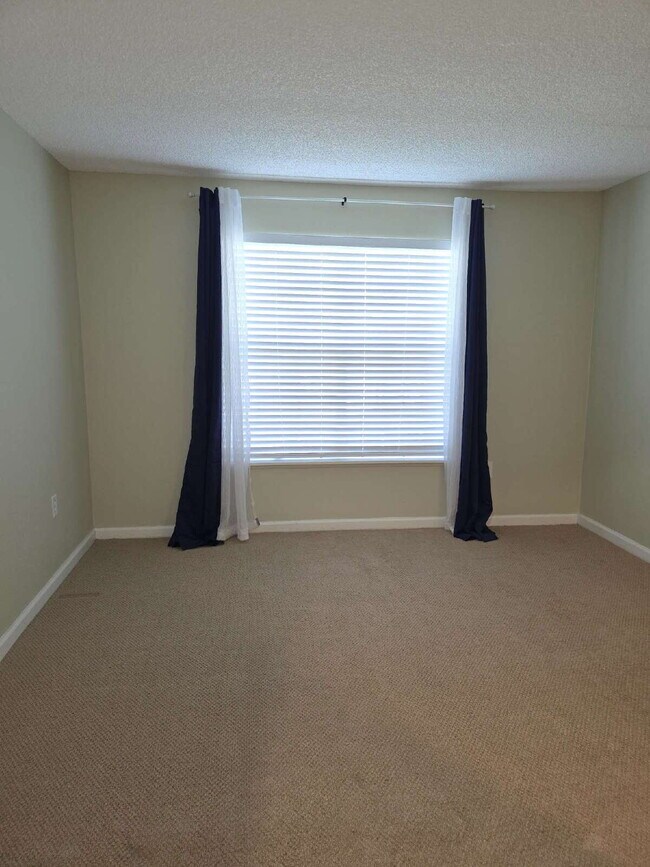 Building Photo - 1 bedroom condo in The Fountains at Countr...