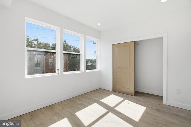 Building Photo - 2326 N 16th St