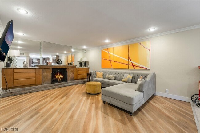 Building Photo - 2419 E Vegas Valley Dr