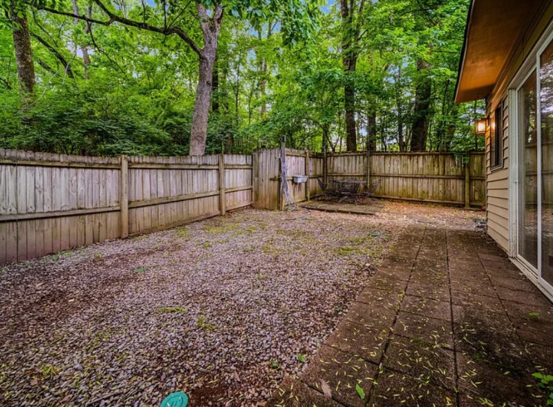 Building Photo - 301 Deerpoint Dr