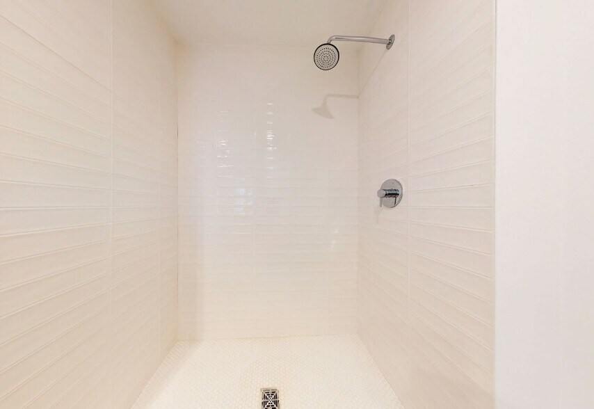 Building Photo - 2550 S Wabash Ave