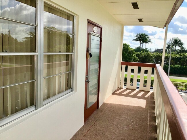 Building Photo - 336 Brighton H