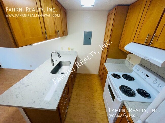 Building Photo - 94-1055-1055 Kaukahi Pl
