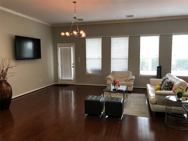 Building Photo - 13401 Indigo Sands Dr