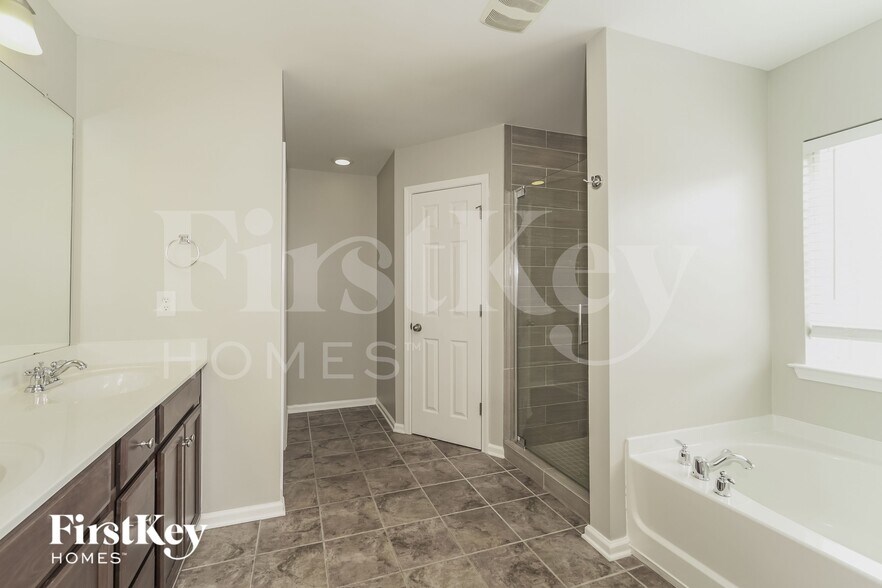 Building Photo - 12204 Palomar Dr