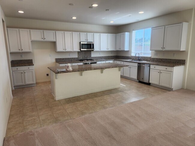Building Photo - 36300 Golden Poppy Ln