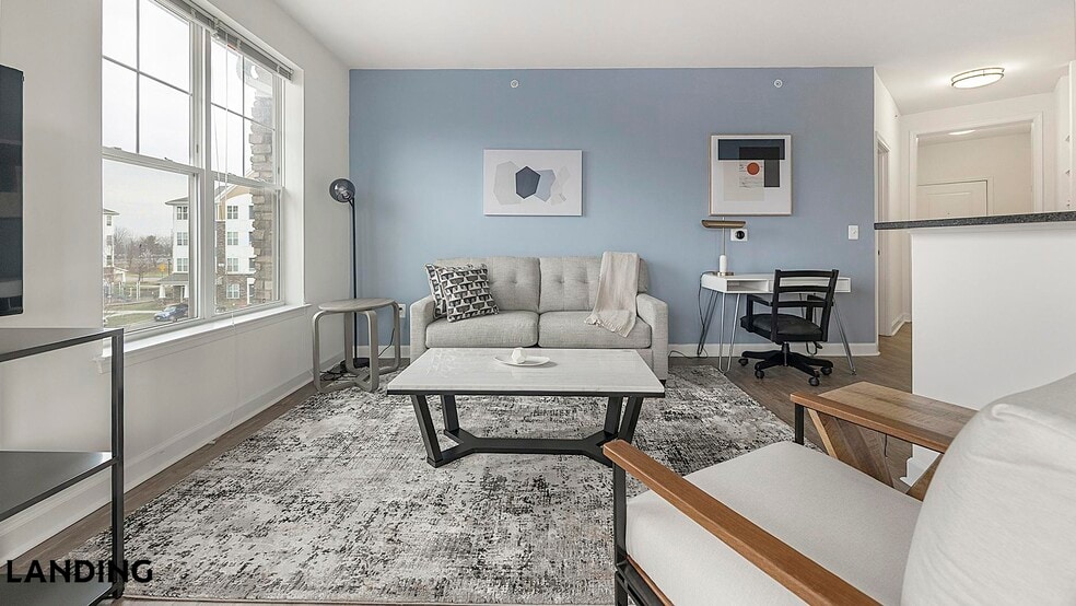 Building Photo - 909 Mansion Dr