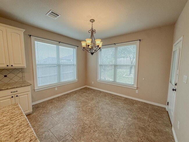 Building Photo - 300 Western Sky Trail