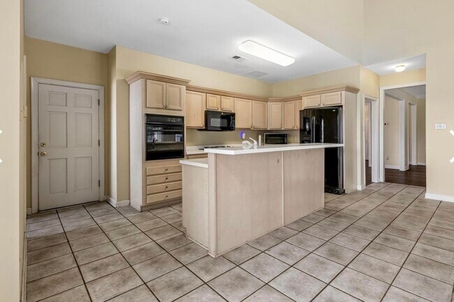 Building Photo - 2033 W Houston Way