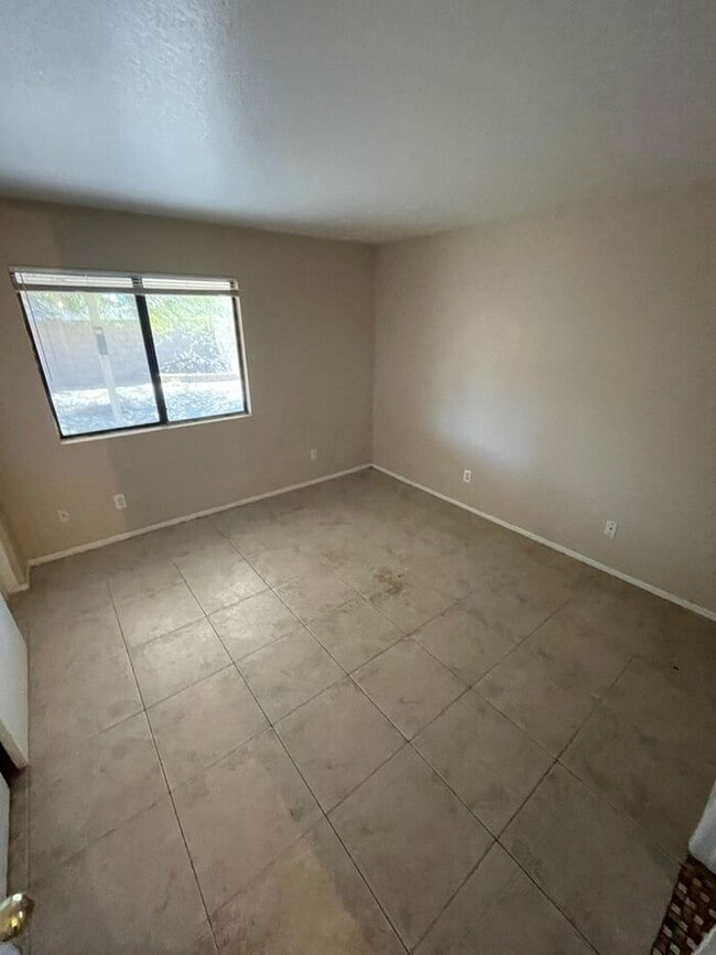 Building Photo - COMING SOON! Adorable 2 bed 2 bath Home in Phoenix!