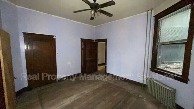 Building Photo - 1247 Chartiers Ave